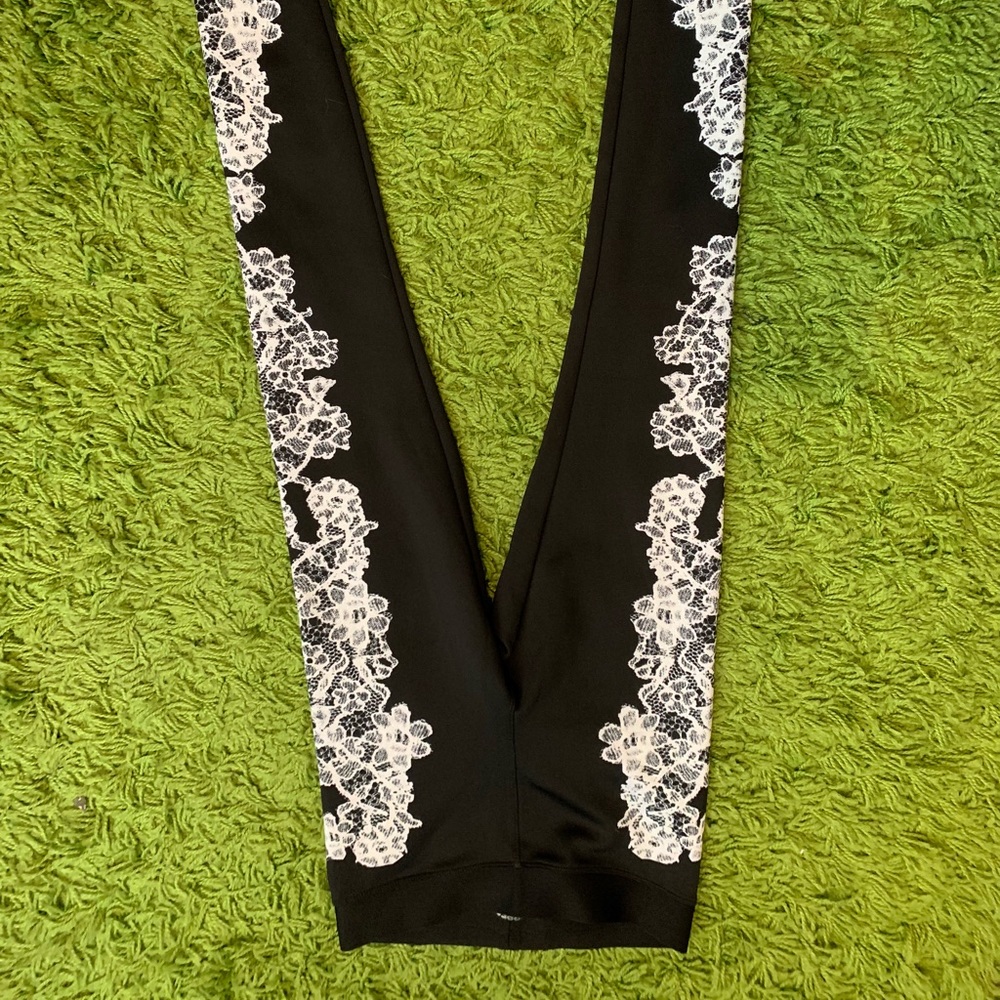 BRAND NEW Express Leggings